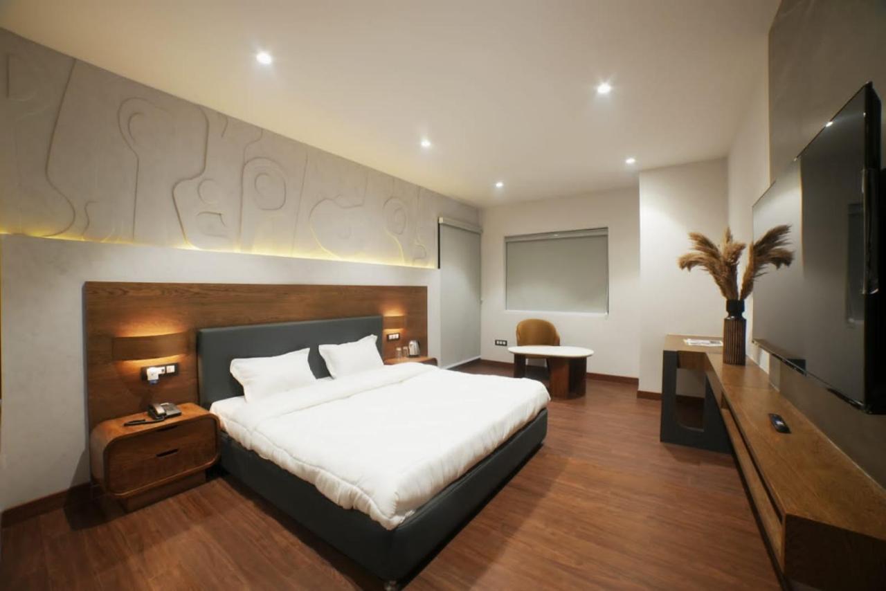 The Rohini Mansion A Unit Of The Monsoon & Pearl Palace Yamuna Nagar Ngoại thất bức ảnh